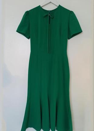 Зелёное платье миди с завязками