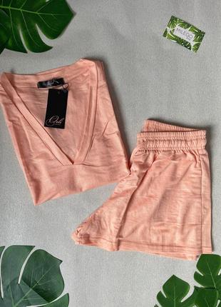 Жіночий костюм (футболка і шорти) для дому