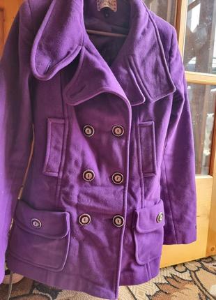 Пальто женское, фиолетового цвета, размер 38 м,