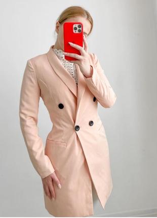 Персиковое платье-пиджак