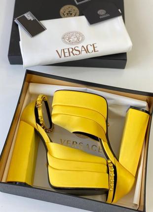 Босоніжки люкс у стилі versace🌟🌟🌟