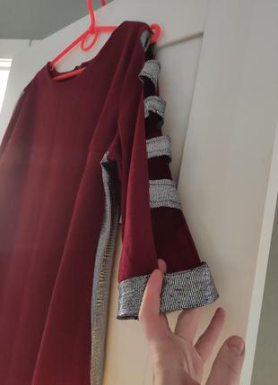 Люрексовое бордовое платье с серебряными вставками6 фото