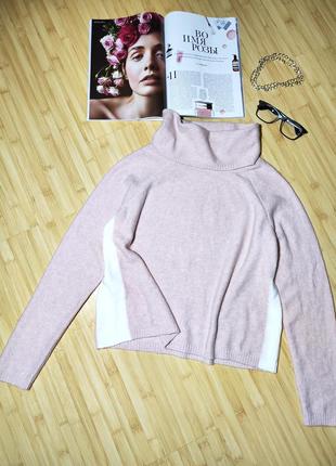 Opus🌷🌷🌷 приголомшливий ніжно-рожевий
светр з об'ємним горлом, з боків контрастні білі смуги, 12% альпака, 31% вовна