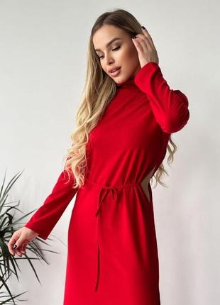 Красное длинное платье с боковыми вырезами4 фото