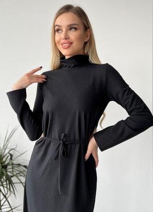 Черное длинное платье с боковыми вырезами4 фото