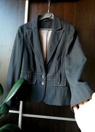 Шикарный, стильный, оригинальный новый пиджак. вискоза. f&f