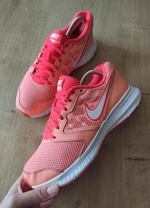Крутые женские кроссовки  nike  оригинал , р.36,5 .