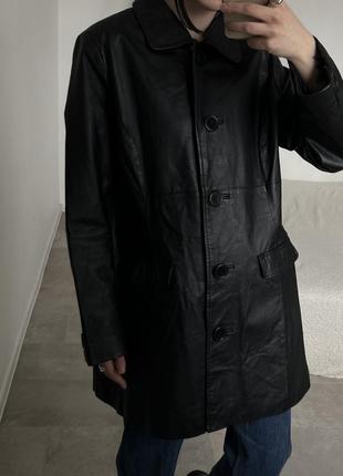 Идеальный черный кожаный тренч1 фото