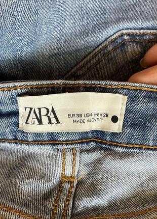 Зауженные джинсы zara с рваным низом калош8 фото