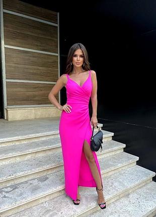 Платье длинное макси силуэтное на тонких бретельках свадебное вечернее на выход с декольте черное  молочное малиновое синее  зеленое