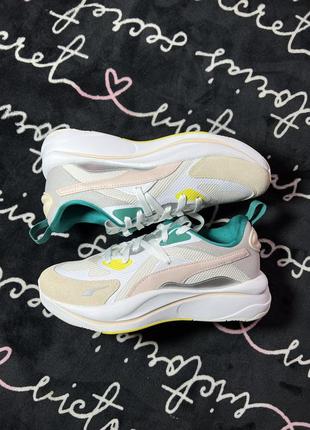 Жіночі кросівки puma us9,5 (40,5)1 фото