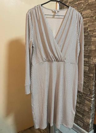 Платье нарядное с запахом