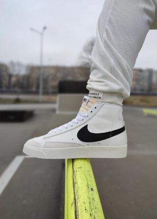 Жіночі кросівки nike blazer mid 77 vintage white black7 фото