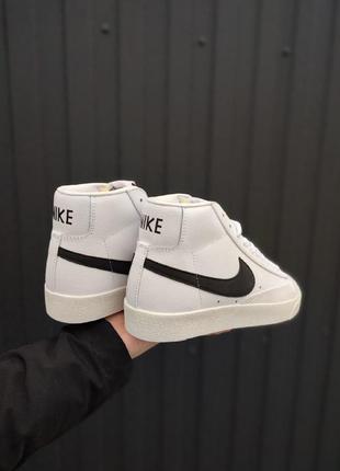 Женские кроссовки nike blazer mid 77 vintage white black3 фото