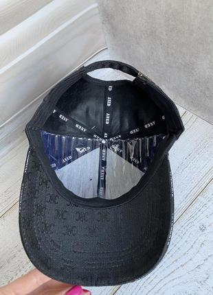 Кепка бейсболка черная с принтом