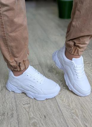Женские белые кроссовки,удобные и прочные женские белые кроссовки стильные1 фото
