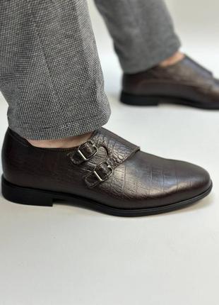 Мужские кожаные туфли с тиснением под рептилию коричневые5 фото