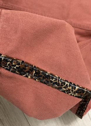 Класні джинси з леопардовими вставками3 фото