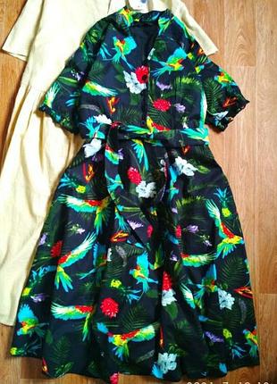 Шикарное платье 👗 р.14-16

очень классное и стильное 👗