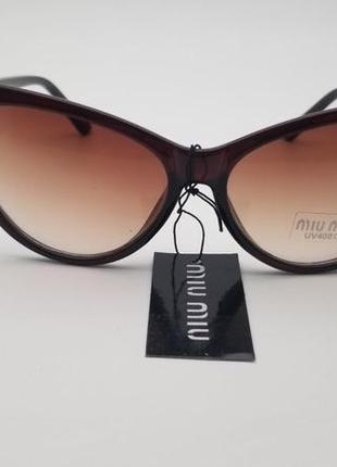 Солнцезащитные очки в стиле miu miu