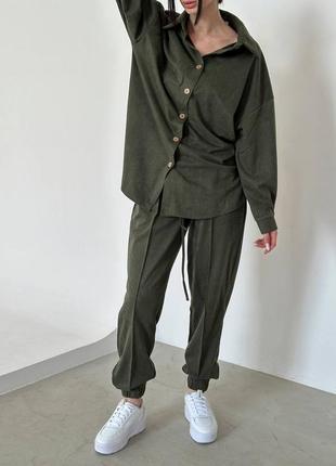 Качественный тёмный зелёный хаки чёрный серый вельветовый костюм джогеры штаны и рубашка оверсайз на весну демисезонный прогулочный комплект свободный