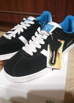 Кроссовки из натуральной замши