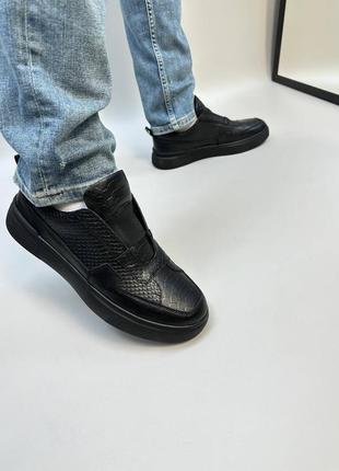 Чоловічі чорні шкіряні кросівки мокасини кеди з гумкою без шнурків7 фото