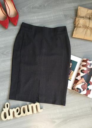 Базовая серая юбка карандаш с разрезом спереди1 фото