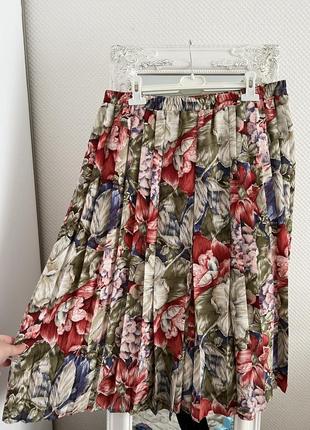 Длинная юбка с цветочным принтом. юбка плиссе миди с цветами