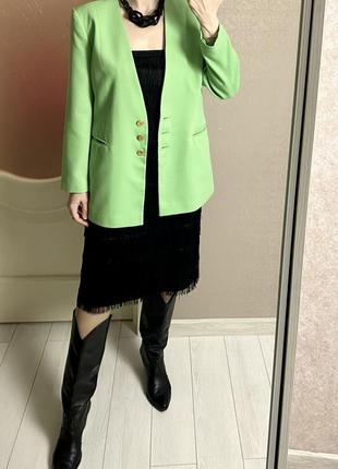 Піджак без лацканів весняного кольору