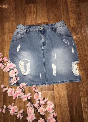 Продам модную рваную джинсовую юбку