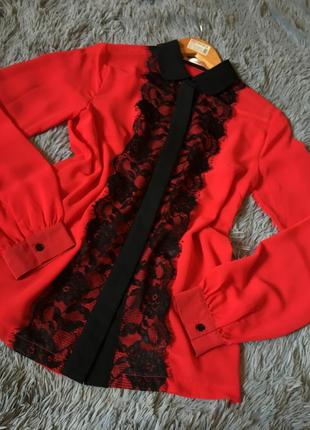 Червона блузка з чорним мереживом /сорочка з гіпюрової вставкою