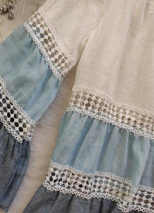 Голубая белая цветная свободная блуза трапеция длинный рукав вышивкой ажурными вставками5 фото