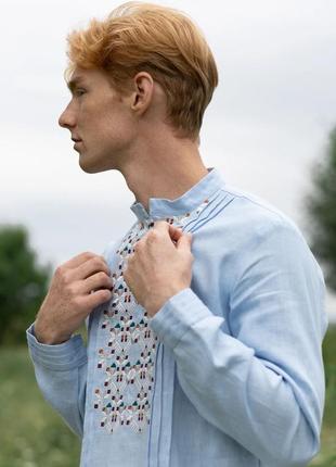 Неймовірний комплект вишитих сорочок в ніжно-блакитному кольорі3 фото