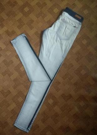 Голубые джинсы с лампасами деним tommy hilfiger milan slim fit тунис ☘️ 27w/32l - наш 42р3 фото