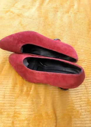 Отличные туфли из натуральной замши из своего гардероба. приобретались в германии.р.36.