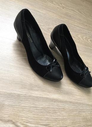 Шкіряні туфлі весна р.40