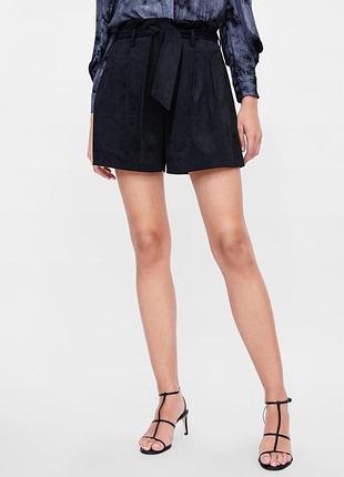 Шорты черные замшевые от zara