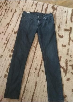 Стильные,фирменные ,черные джинсы, скинни фит