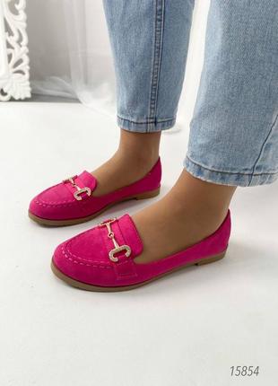 Фуксія замшеві туфлі лофери з пряжкою рожеві2 фото