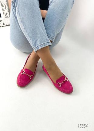 Фуксія замшеві туфлі лофери з пряжкою рожеві8 фото