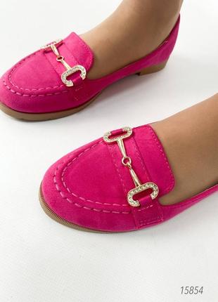 Фуксія замшеві туфлі лофери з пряжкою рожеві9 фото