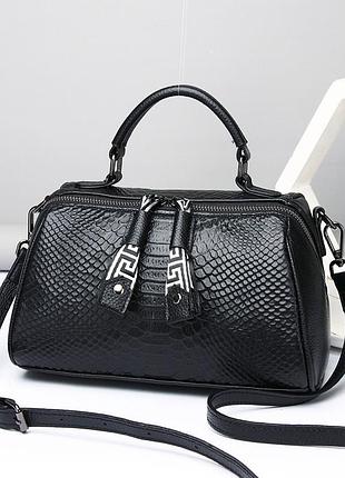 Женская кожаная черная сумка