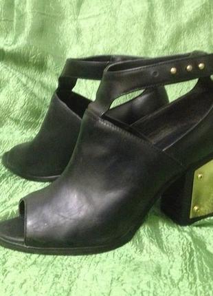 Босоножки кожаные размер 40