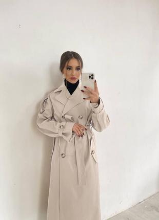 Длинный бежевый тренч