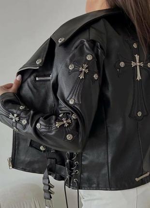 Косуха в стиле chrome hearts куртка черная с крестом кнопками4 фото
