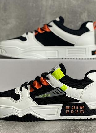 Кроссовки