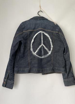 Джинсовий розпродаж піджак жіночий куртка жакет джинсовка розмір l кастомний знак миру