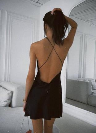 Маленькое черное платье, легкое с открытой спиной3 фото