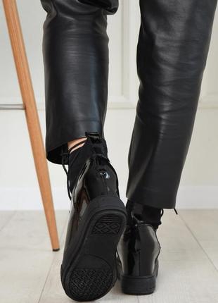 Туфлі-снікерси жіночі демісезонні чорного кольору4 фото